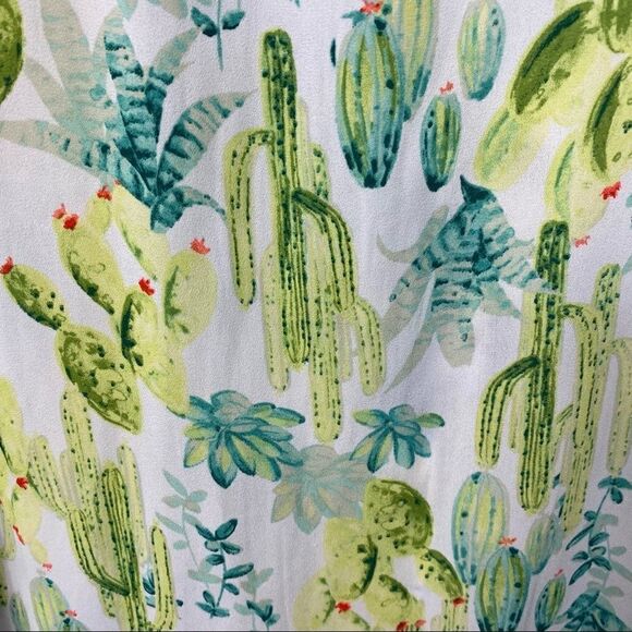 Torrid Abbey White Cactus Georgette Blouse Torrid Size 3 - Picture 4 of 10